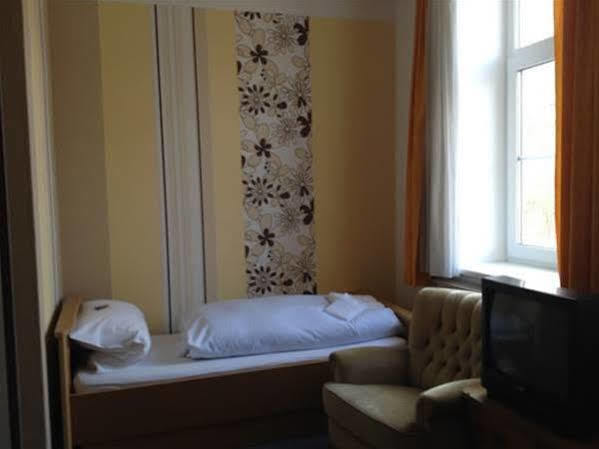 Hotel Neun 3/4 Celle Exterior photo